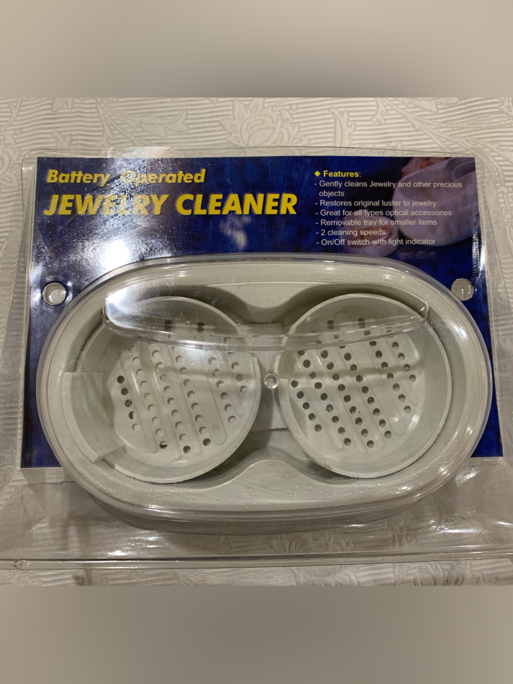 White Battery-Operated Jewelry Cleaner for Women